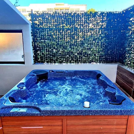 3 With Jacuzzi And Hot Pool *